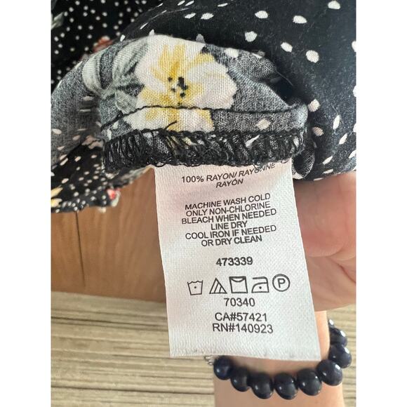 Loft Small Blouse Black White Polka Dot Floral Sleeveless V-Neck Top - Picture 5 of 8